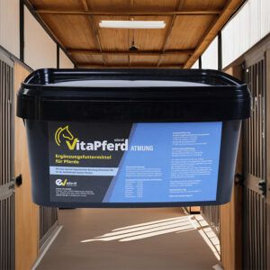VitaPferd Atmung ist ein Ergänzungsfuttermittel für Pferde zur natürlichen Unterstützung der Atemwege – insbesondere bei Husten, Stauballergien oder Atemwegsempfindlichkeit.