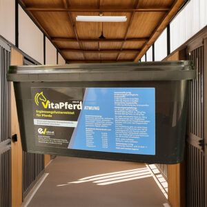 VitaPferd Atmung ist ein Ergänzungsfuttermittel für Pferde zur natürlichen Unterstützung der Atemwege – insbesondere bei Husten, Stauballergien oder Atemwegsempfindlichkeit.